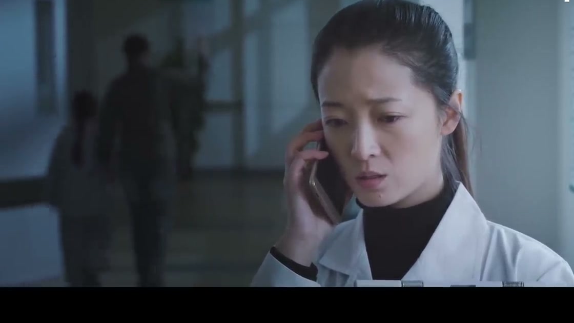 在医院接到母亲电话的董秋雯
